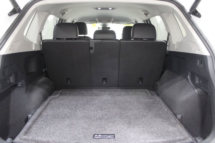 Used 2024 Volkswagen Tiguan Wolfsburg Edition image 12