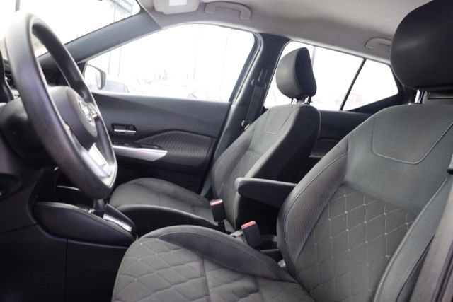 Used 2019 Nissan Kicks SV image 15