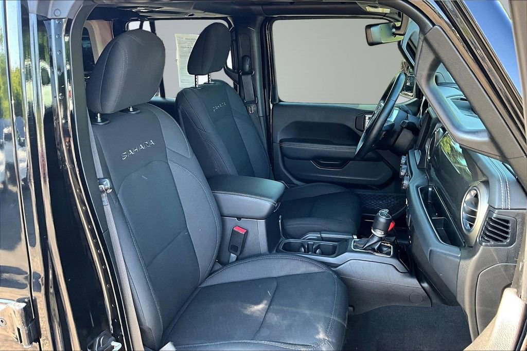 Used 2019 Jeep Wrangler Unlimited Sahara AWD/4WD image 32