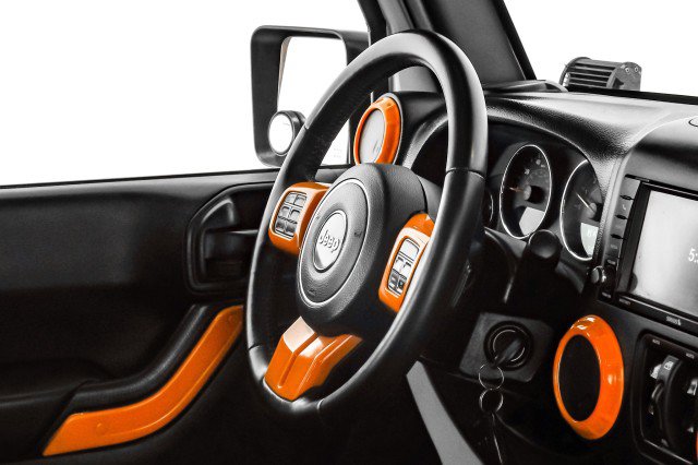 Used 2016 Jeep Wrangler Unlimited Sahara w/ Connectivity Group image 11