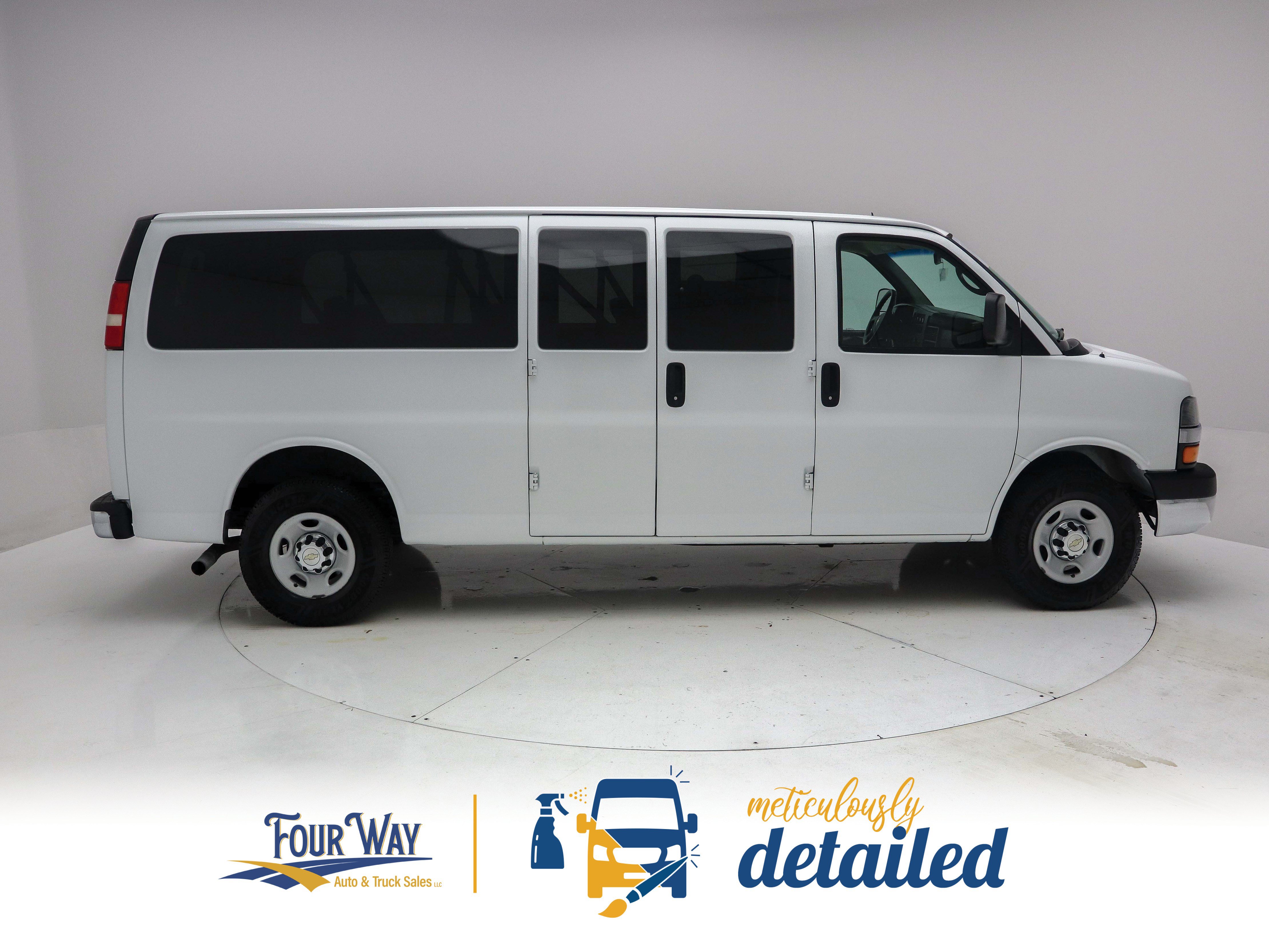 Used 2015 Chevrolet Express 3500 LT w/ LT Preferred Equipment Group RWD image 2