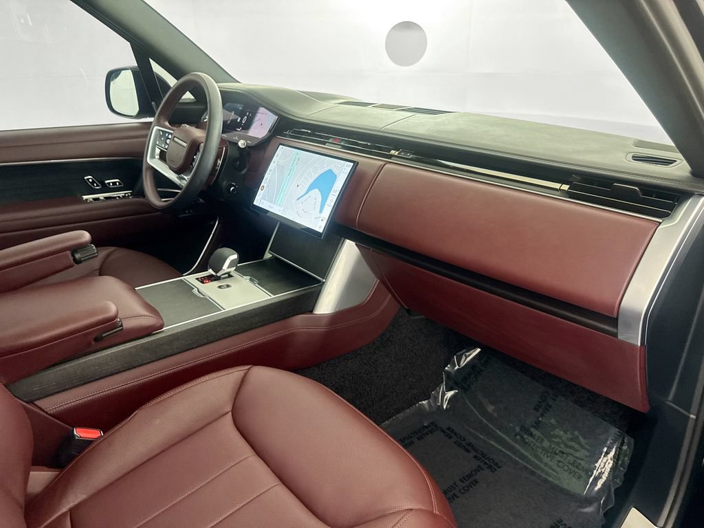 Certified 2025 Land Rover Range Rover SE AWD/4WD image 28