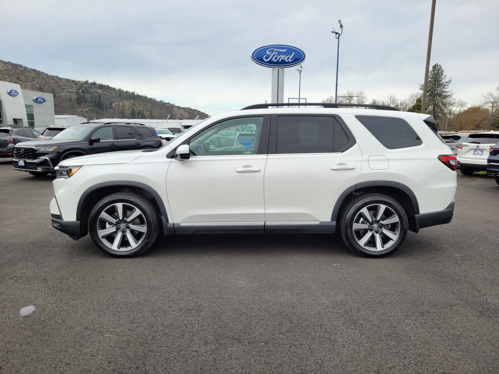 Used 2024 Honda Pilot Touring image 8