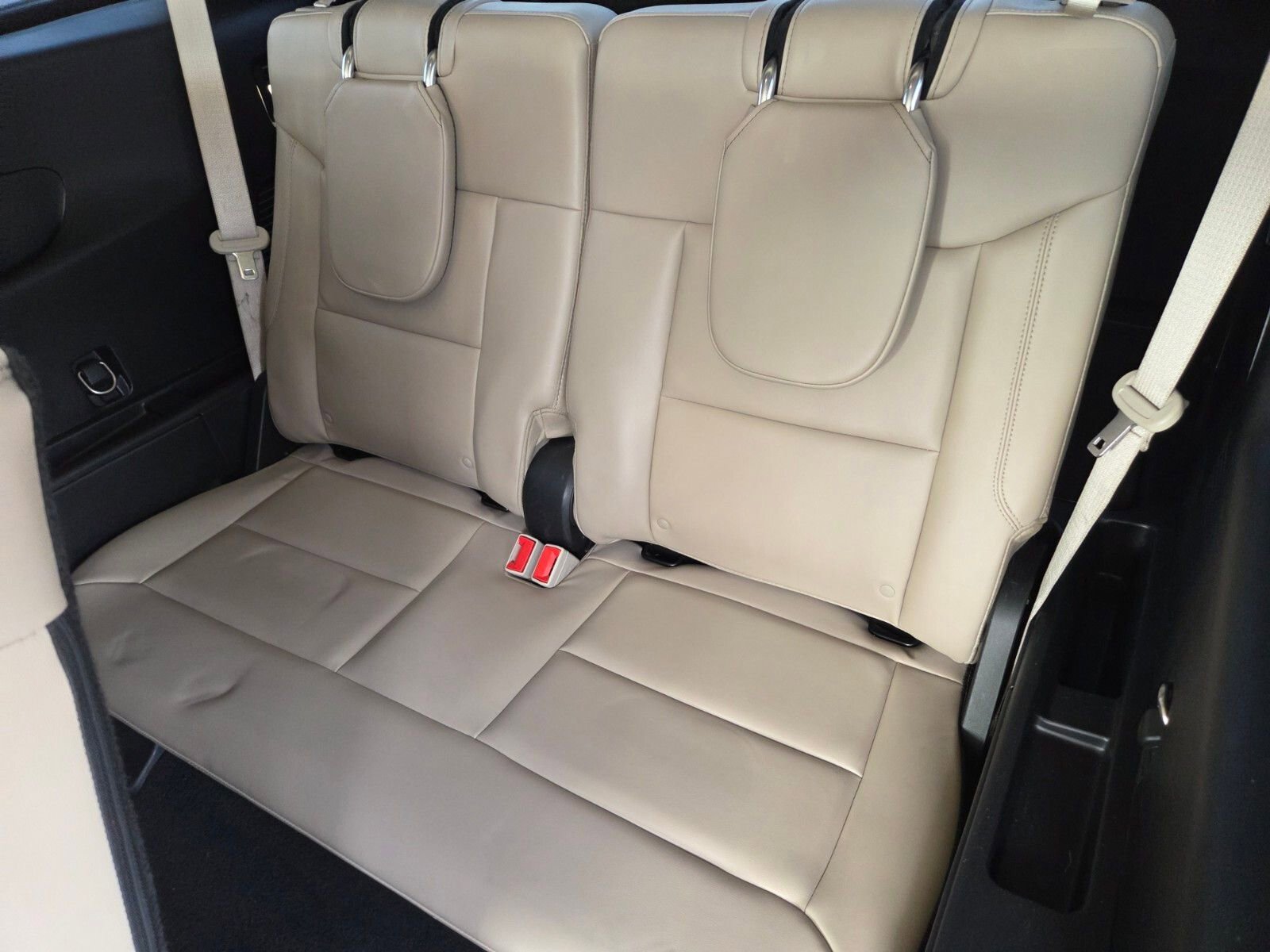 Certified 2022 Ford Explorer XLT w/ Equipment Group 202A image 12