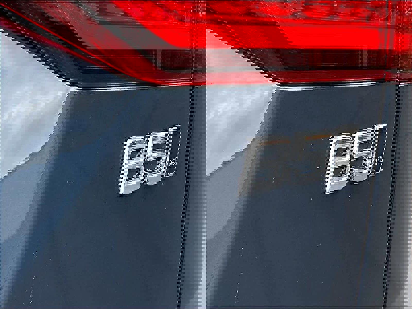 Used 2025 Volvo V60 B5 Cross Country Plus image 11