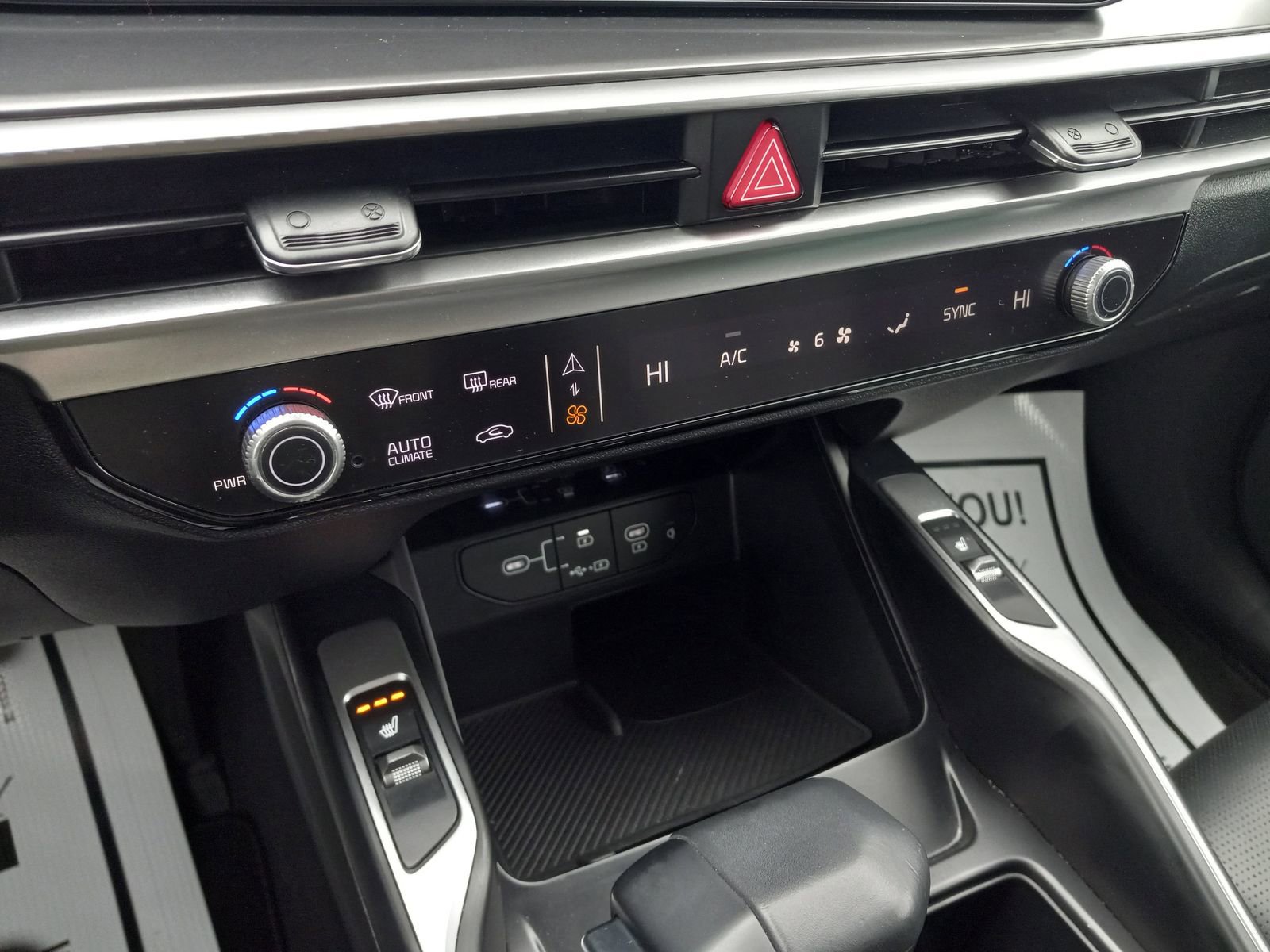 Used 2024 Kia Sorento S image 23