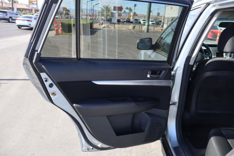 Used 2014 Subaru Outback 2.5i Premium AWD/4WD image 20