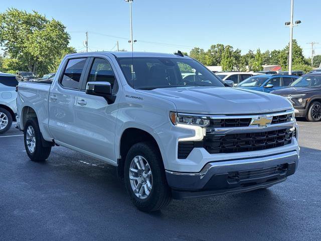 Used 2023 Chevrolet Silverado 1500 LT AWD/4WD image 2