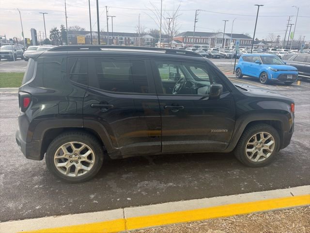 Used 2018 Jeep Renegade Latitude image 10