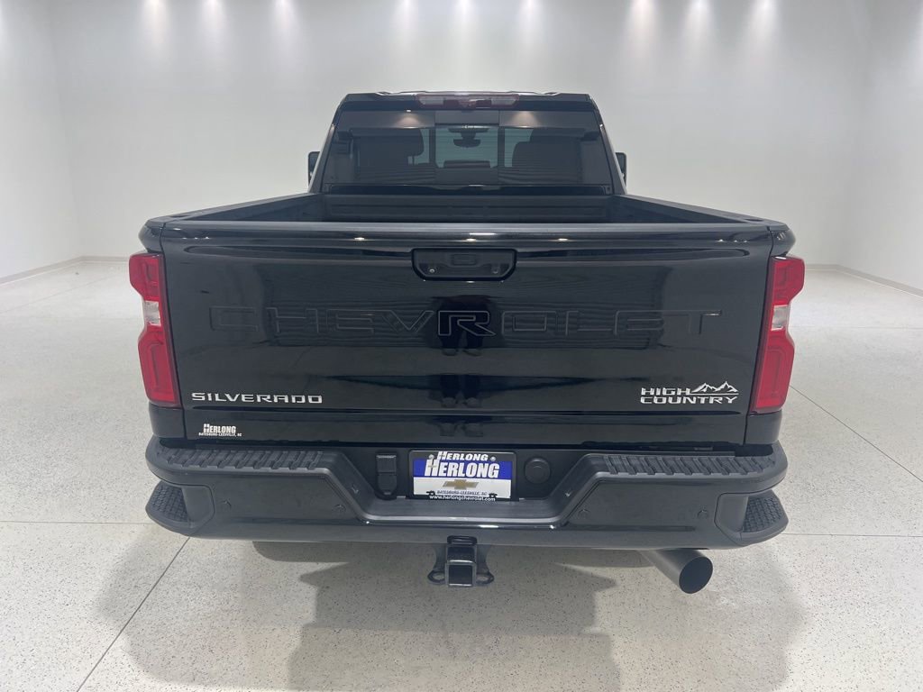 Used 2023 Chevrolet Silverado 2500 High Country w/ Technology Package image 4