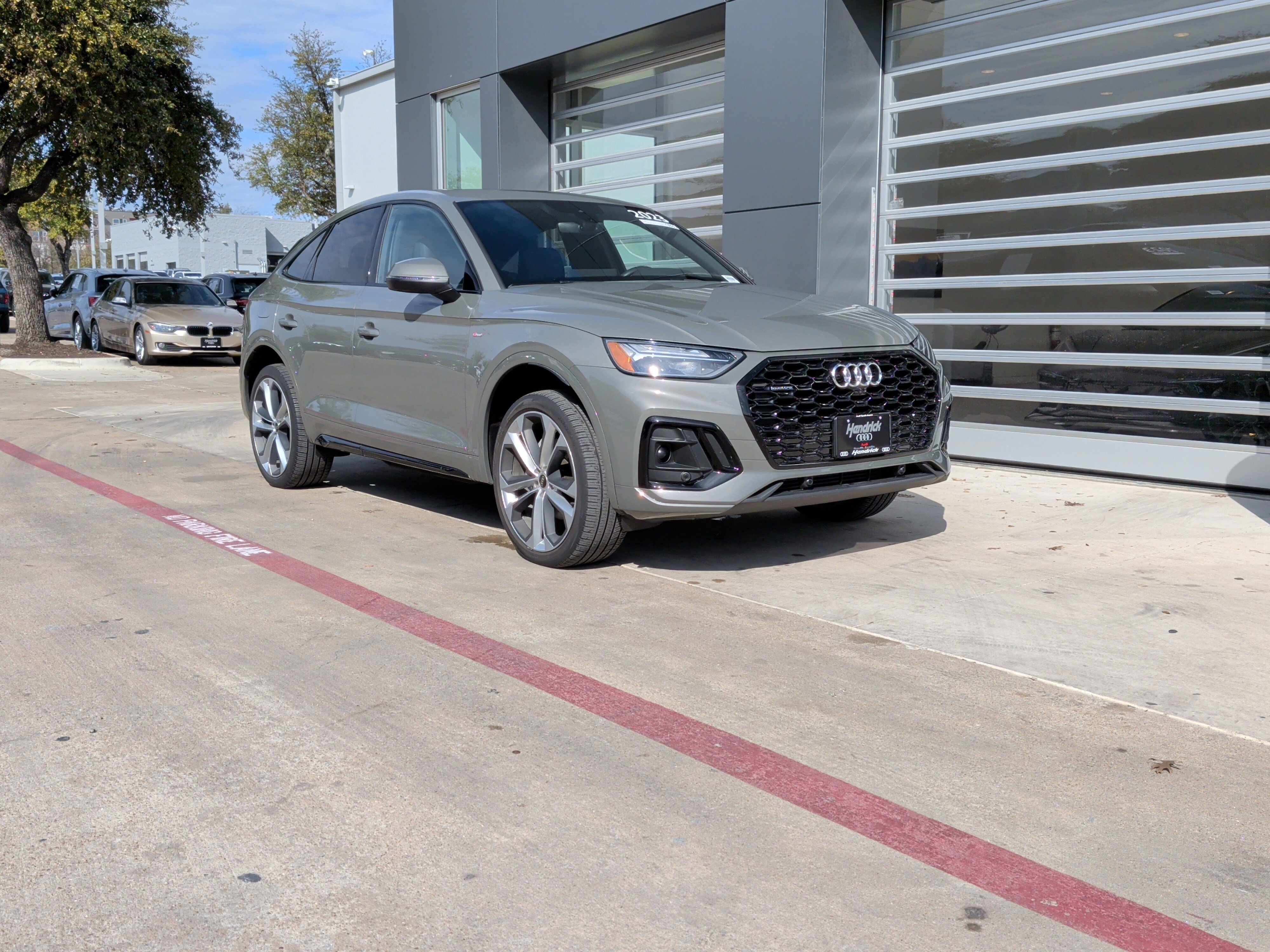 Certified 2023 Audi Q5 2.0T Premium Plus w/ Premium Plus Package image 2