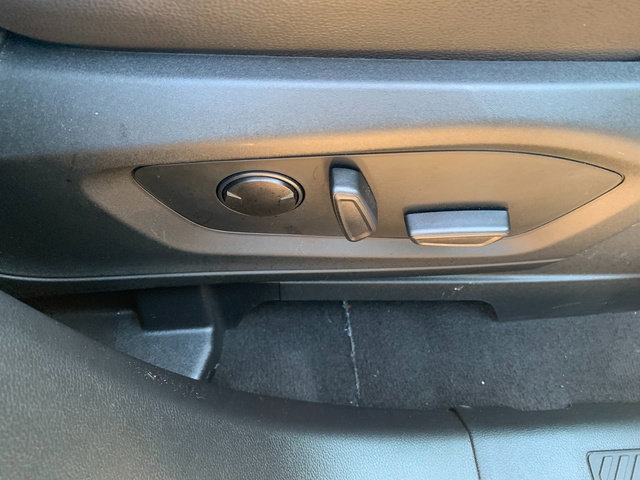 Used 2021 Ford Explorer XLT w/ Equipment Group 202A AWD/4WD image 11