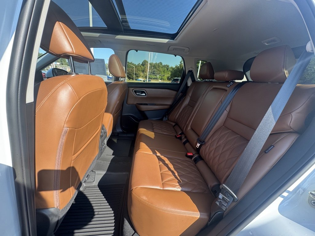 New 2026 Nissan Rogue Platinum image 13