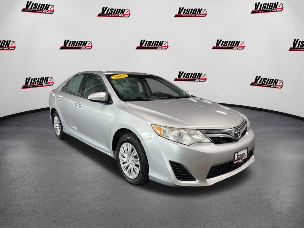 Used 2014 Toyota Camry LE image 3