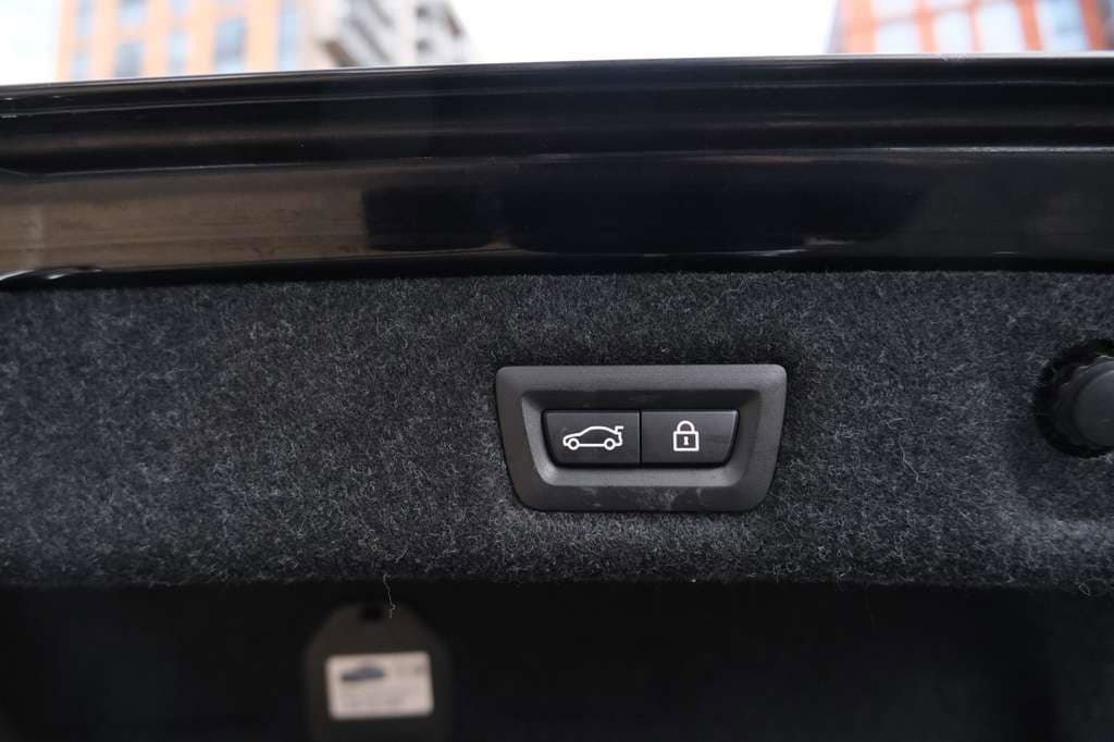 Used 2017 BMW 540i xDrive AWD/4WD image 11