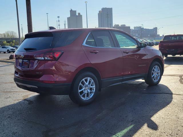 Used 2024 Chevrolet Equinox LT AWD/4WD image 2