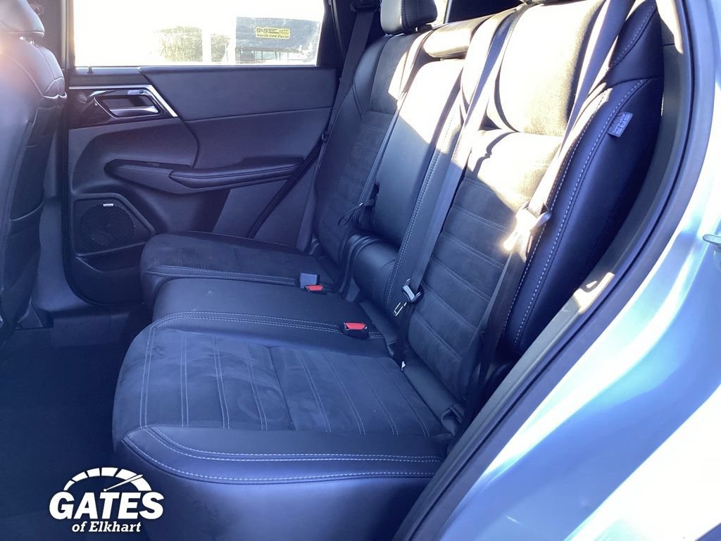 Used 2025 Mitsubishi Outlander SE AWD/4WD image 14