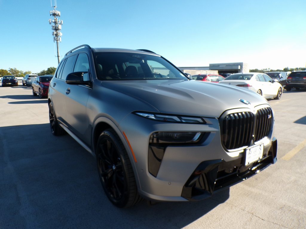 Used 2026 BMW X7 M60i image 1