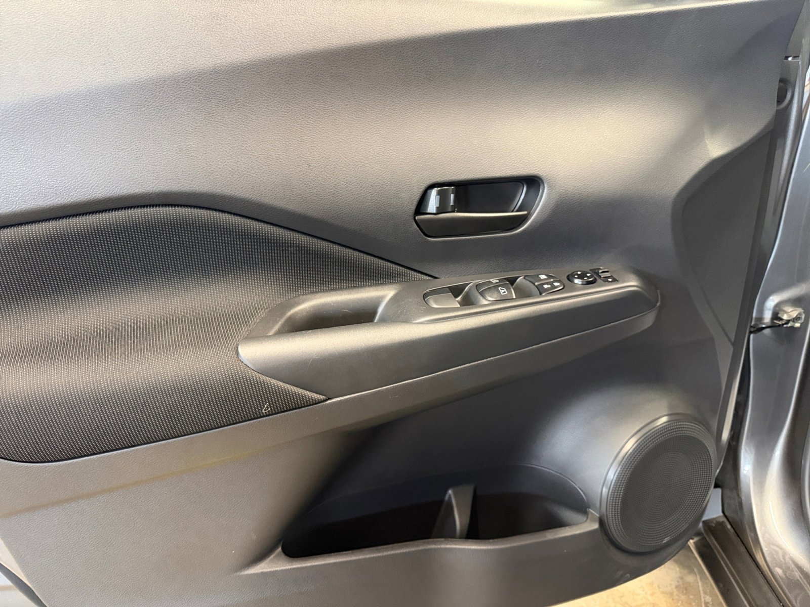 Used 2025 Nissan Kicks Play S image 25