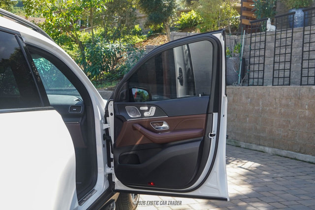 Used 2024 Mercedes-Benz GLS 450 4MATIC image 75
