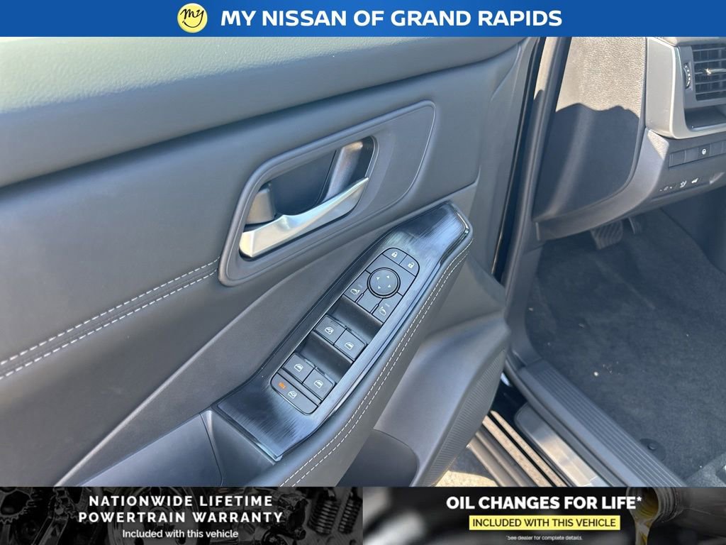 New 2026 Nissan Rogue Dark Armor AWD/4WD image 11