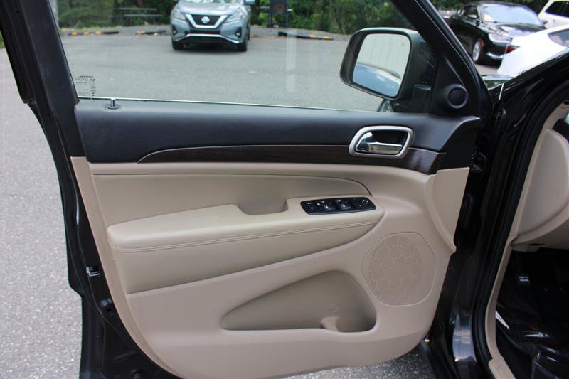 Used 2014 Jeep Grand Cherokee Laredo w/ Quick Order Package 23E AWD/4WD image 11
