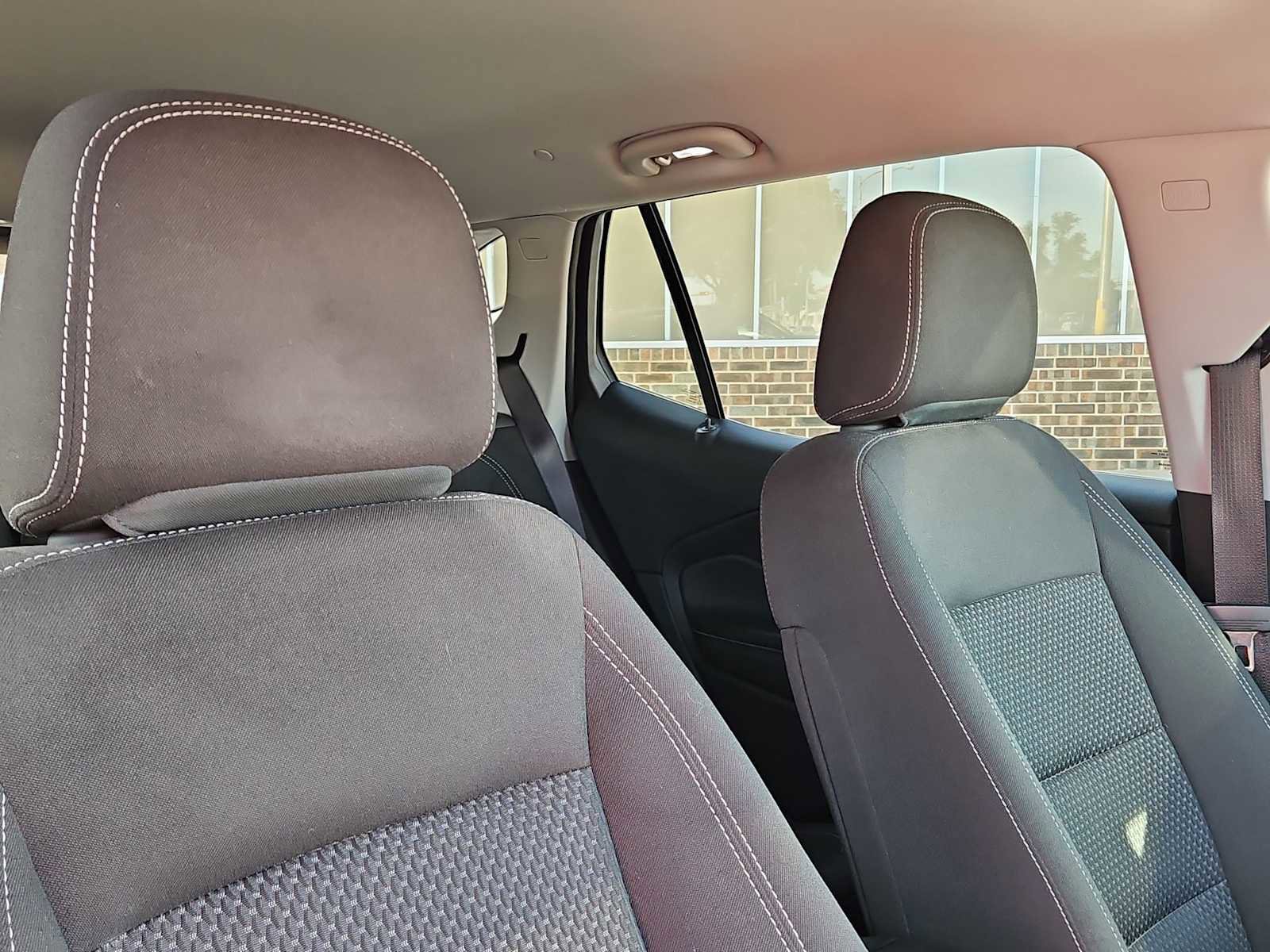 Used 2024 GMC Terrain SLE FWD image 18