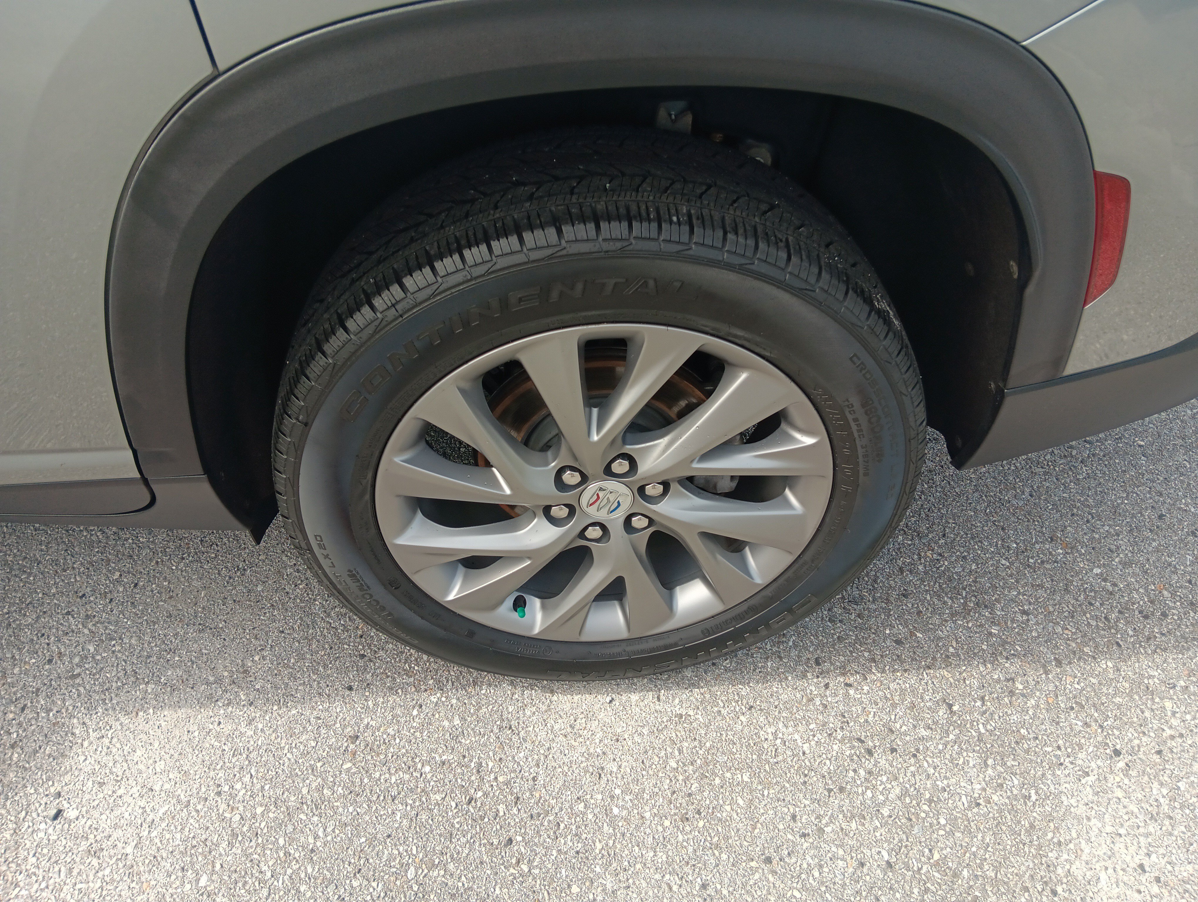 Used 2025 Buick Enclave Preferred AWD/4WD image 4