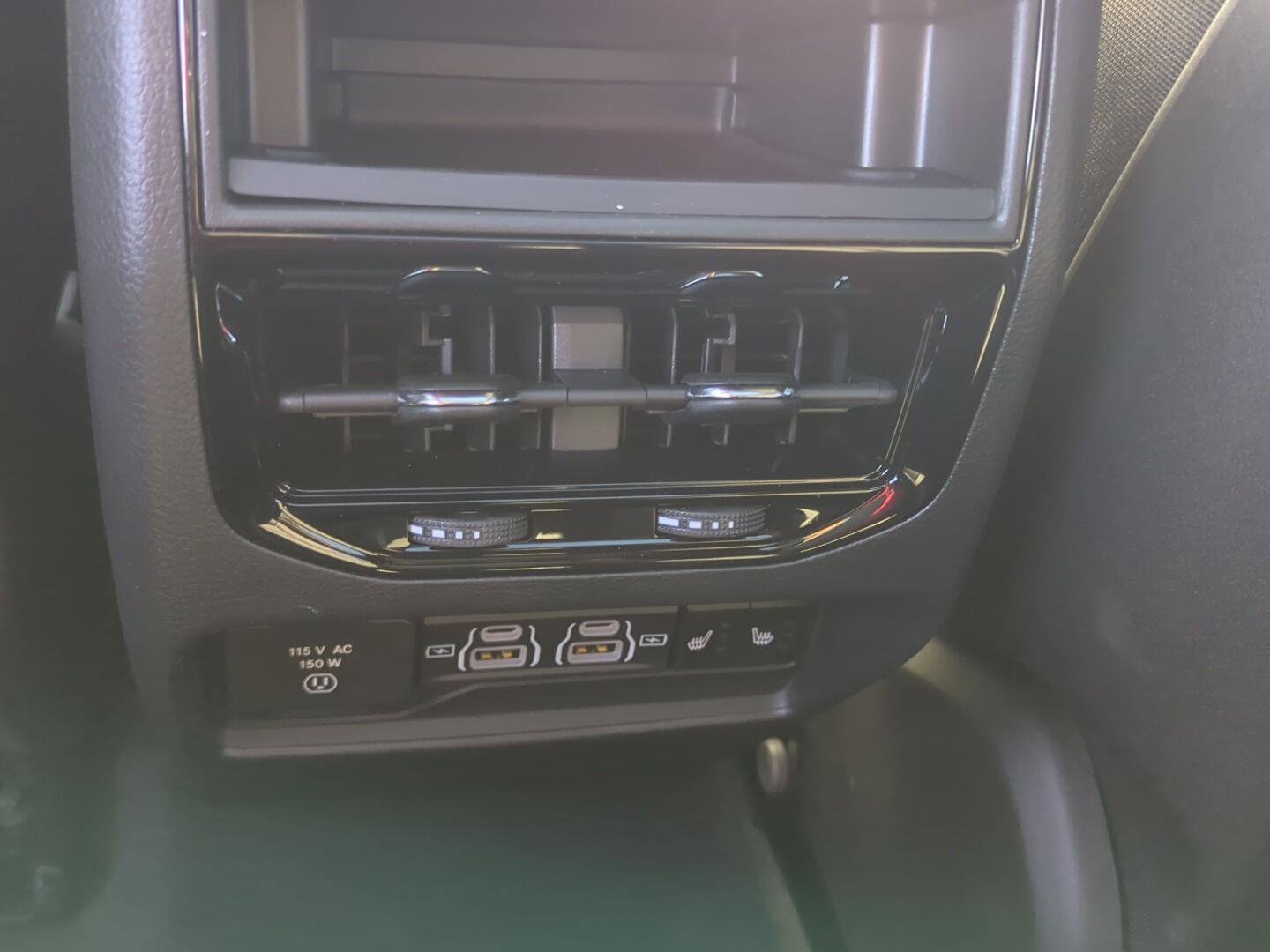 New 2025 Jeep Grand Cherokee Limited w/ Luxury Tech Group II image 12