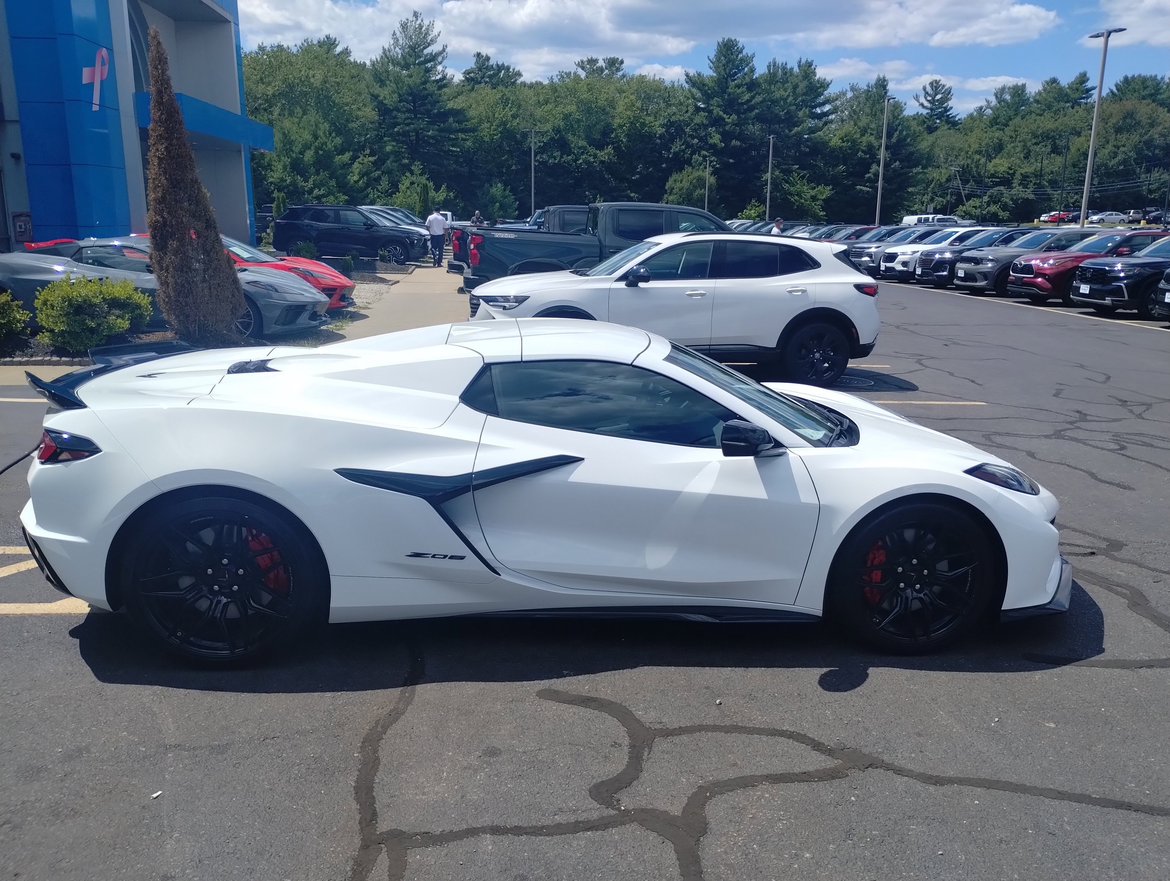 Used 2023 Chevrolet Corvette Z06 image 2