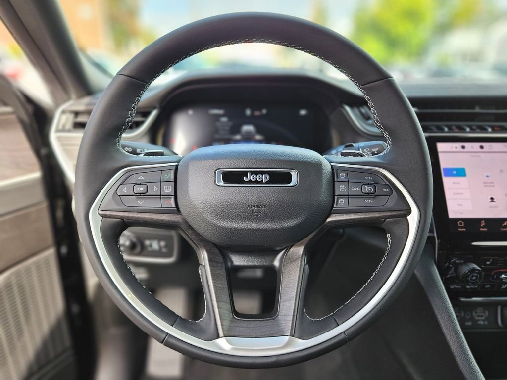 New 2025 Jeep Grand Cherokee Limited image 26