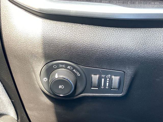 Used 2022 Jeep Compass Latitude image 13