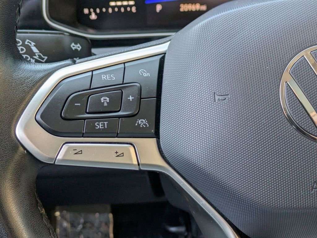 Used 2025 Volkswagen Jetta SE image 20