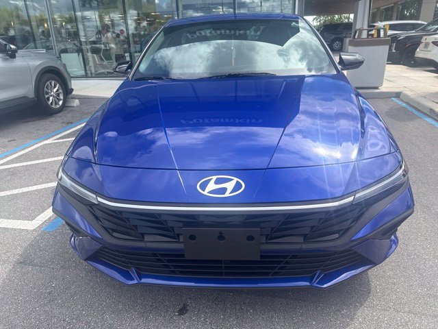 Used 2025 Hyundai Elantra Sport FWD image 3
