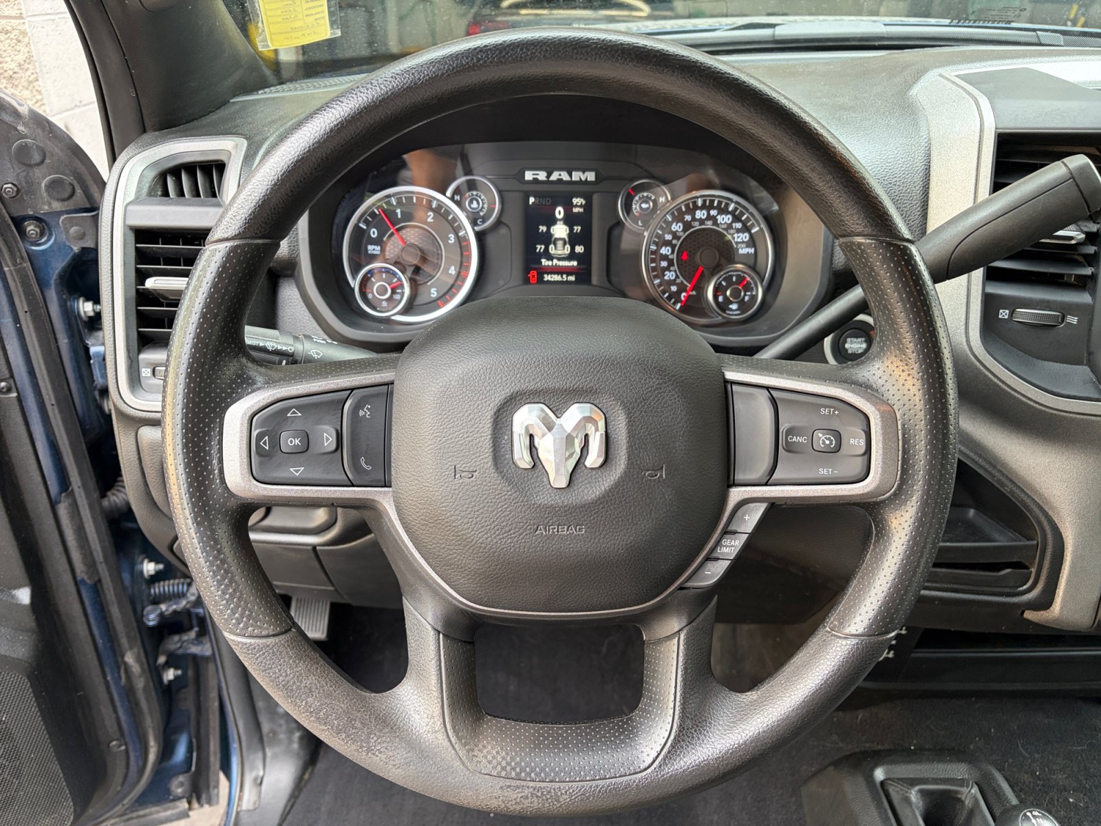Used 2024 RAM 2500 Tradesman w/ Chrome Appearance Group AWD/4WD image 12