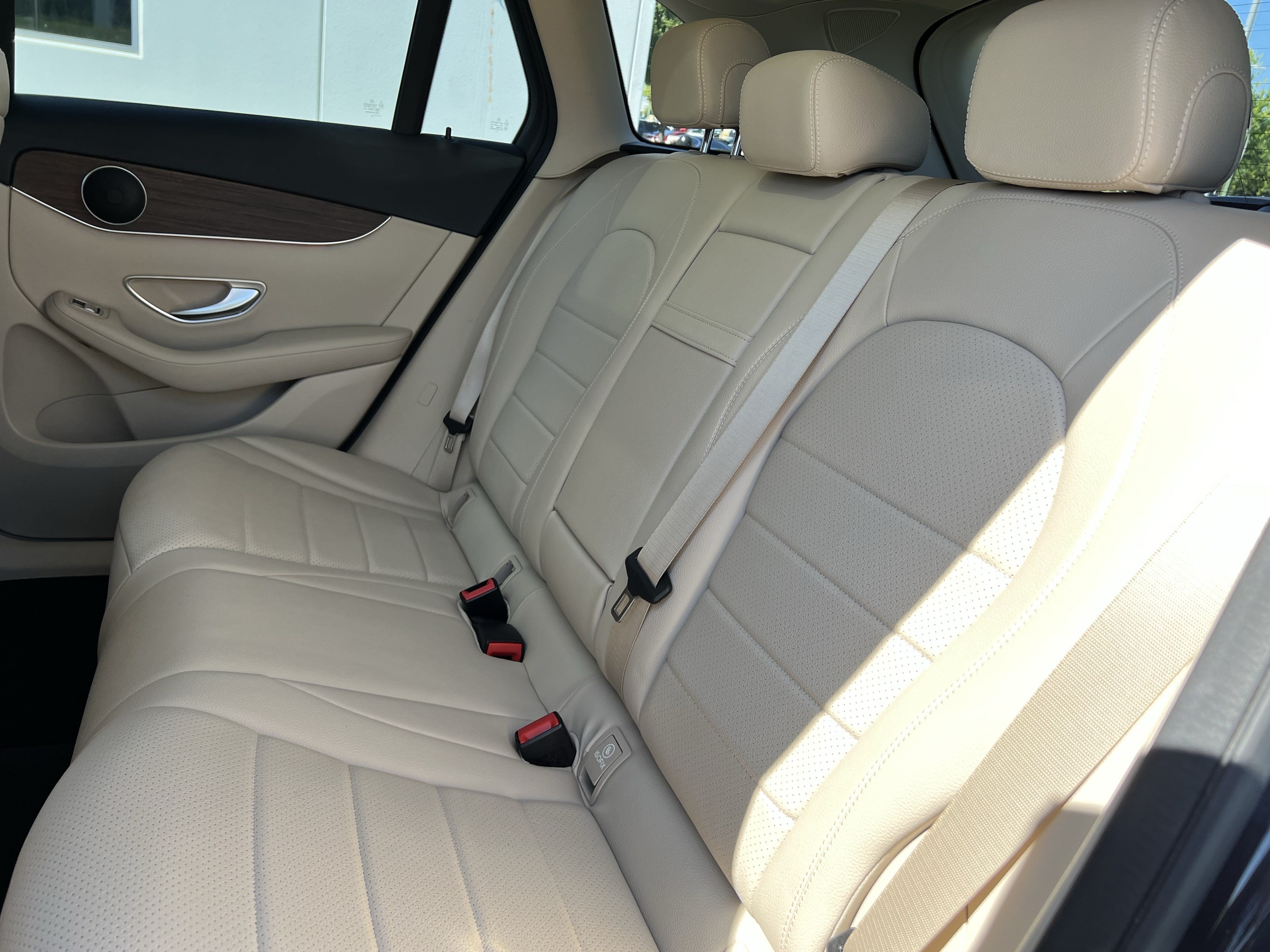 Used 2022 Mercedes-Benz GLC 300 4MATIC w/ Premium Package Lite image 34
