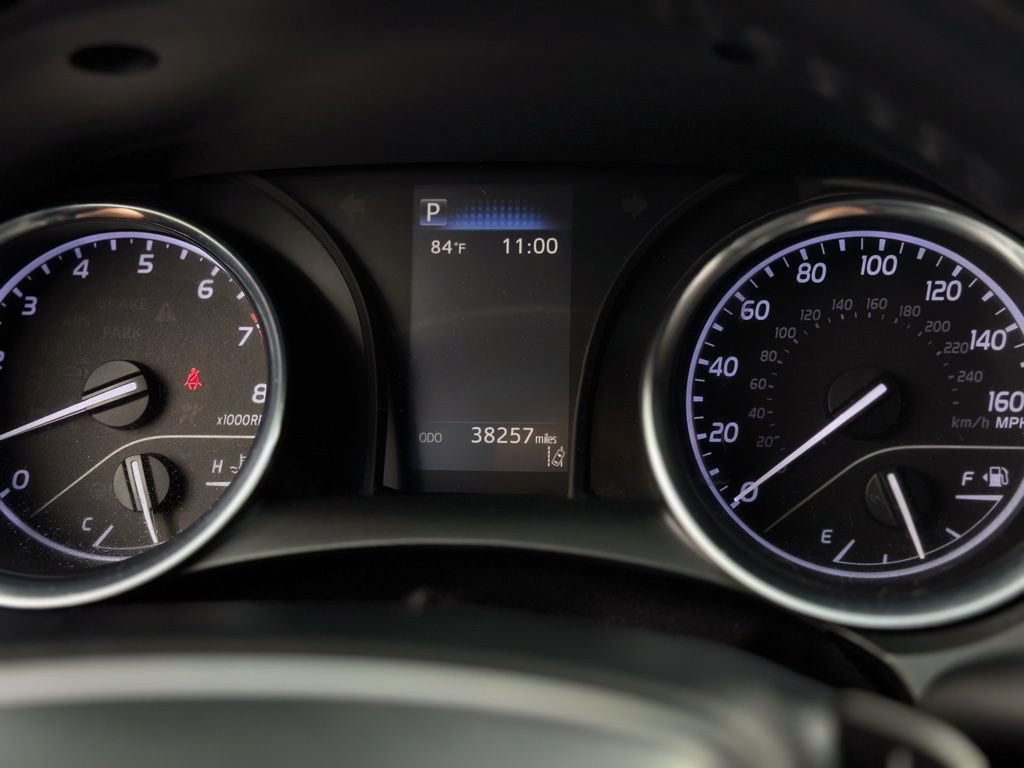 Used 2020 Toyota Camry SE FWD image 17