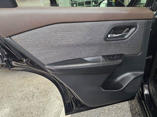 Used 2021 Nissan Rogue SV FWD image 28
