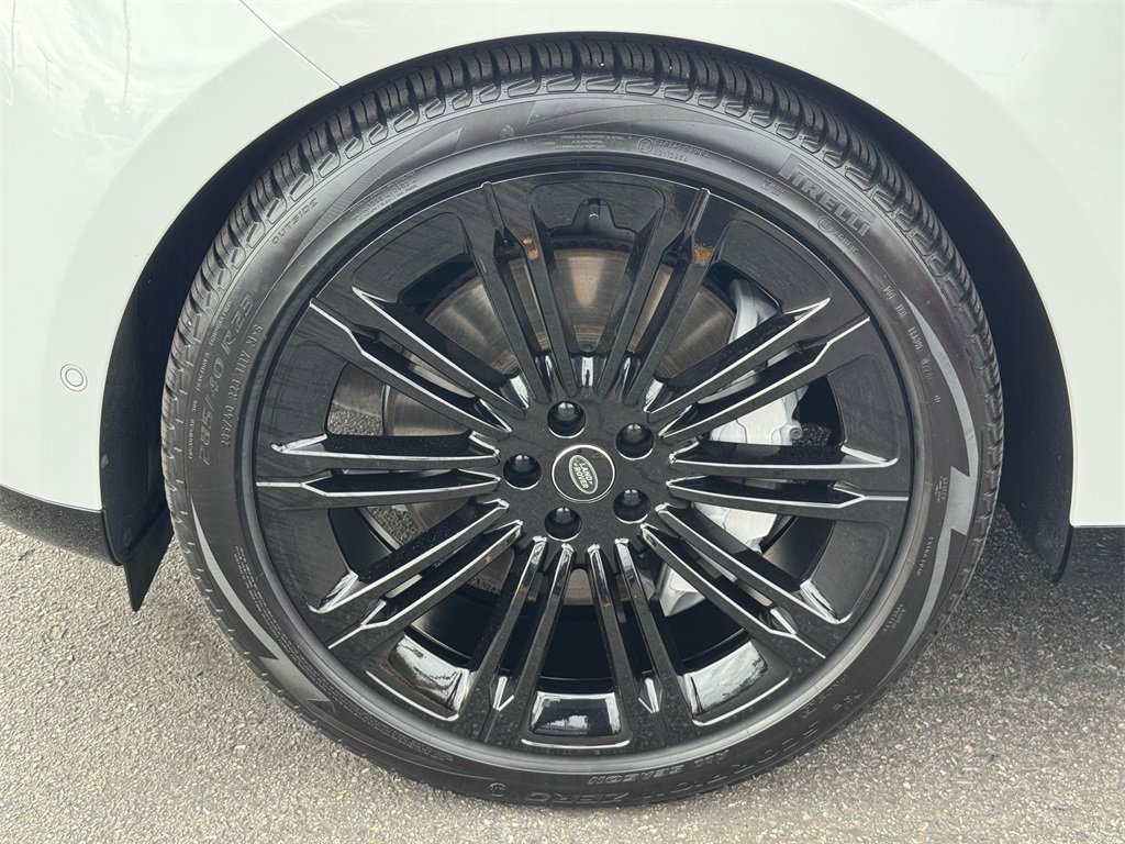 Used 2024 Land Rover Range Rover Long Wheelbase SE image 36