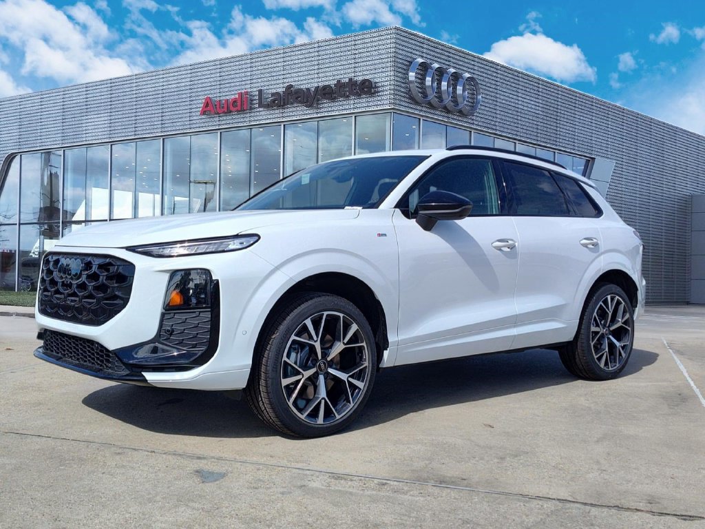 New 2026 Audi Q3 quattro 2.0T AWD/4WD image 1