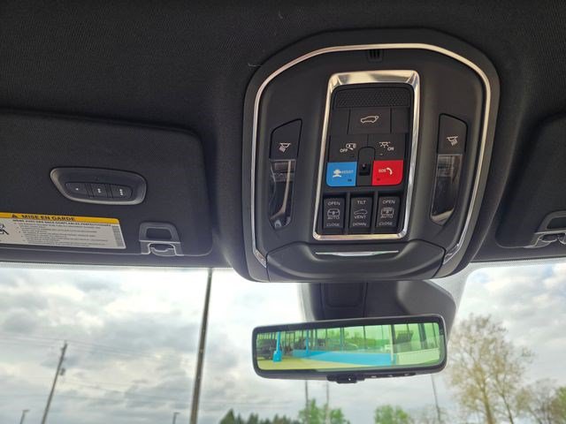 Certified 2023 Jeep Grand Cherokee Limited w/ Luxury Tech Group II AWD/4WD image 42
