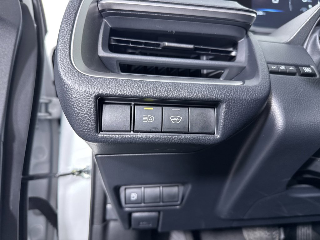 Used 2025 Toyota Prius LE image 25