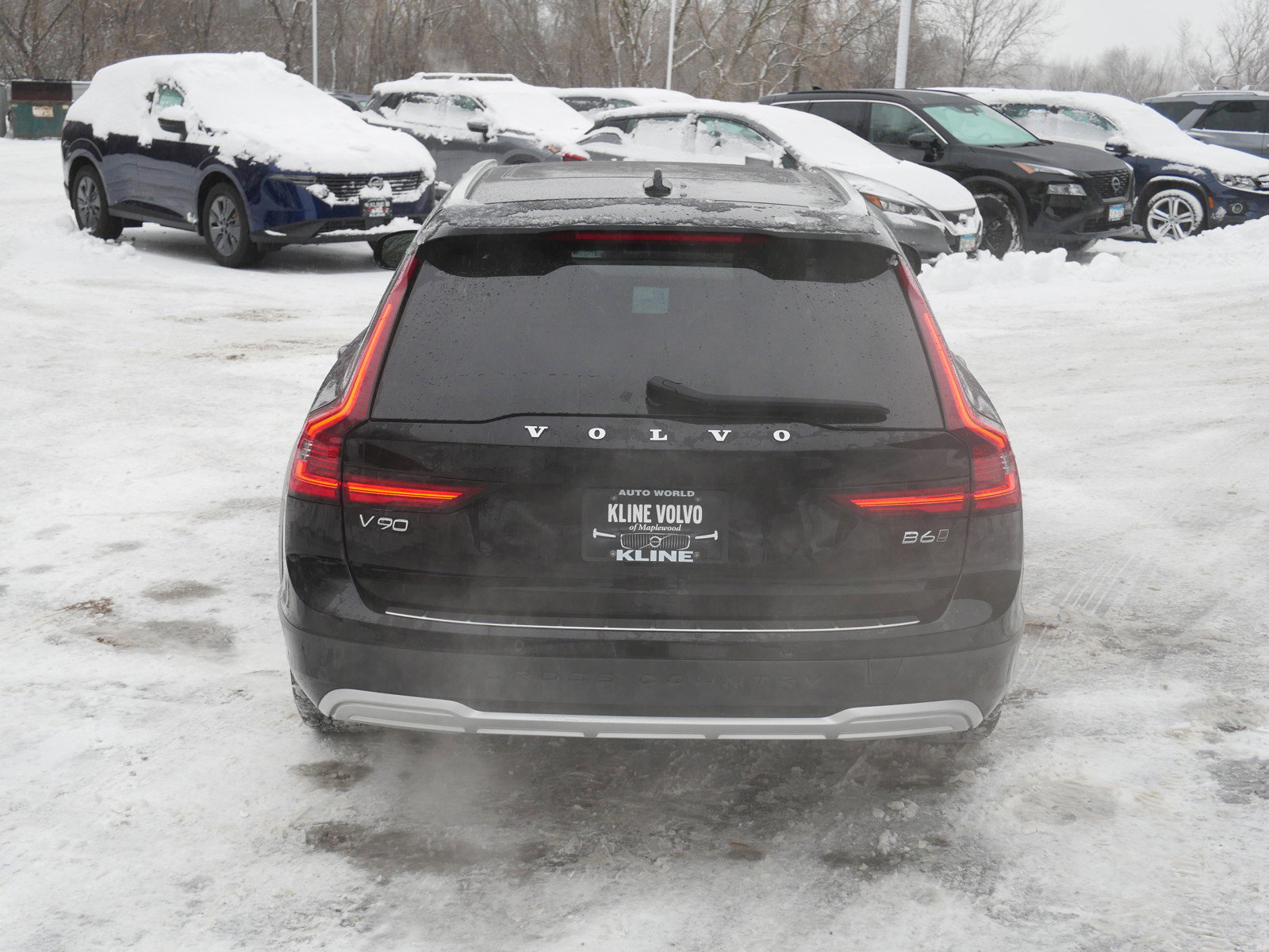 Certified 2024 Volvo V90 B6 Cross Country Ultimate w/ Protection Package Premier image 6