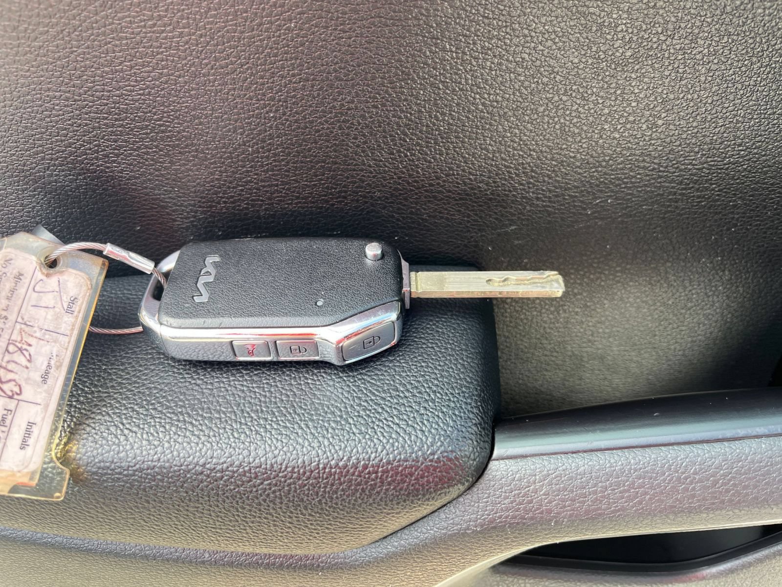 Used 2025 Kia Soul LX w/ LX Technology Package FWD image 20