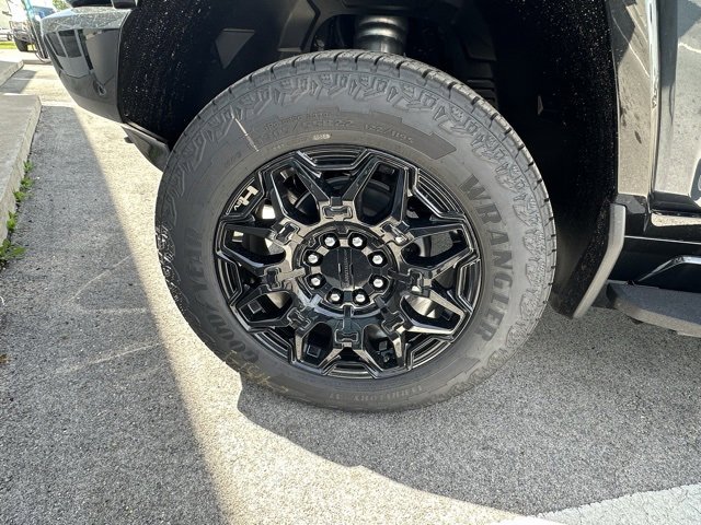 New 2025 GMC Hummer EV 2X image 11