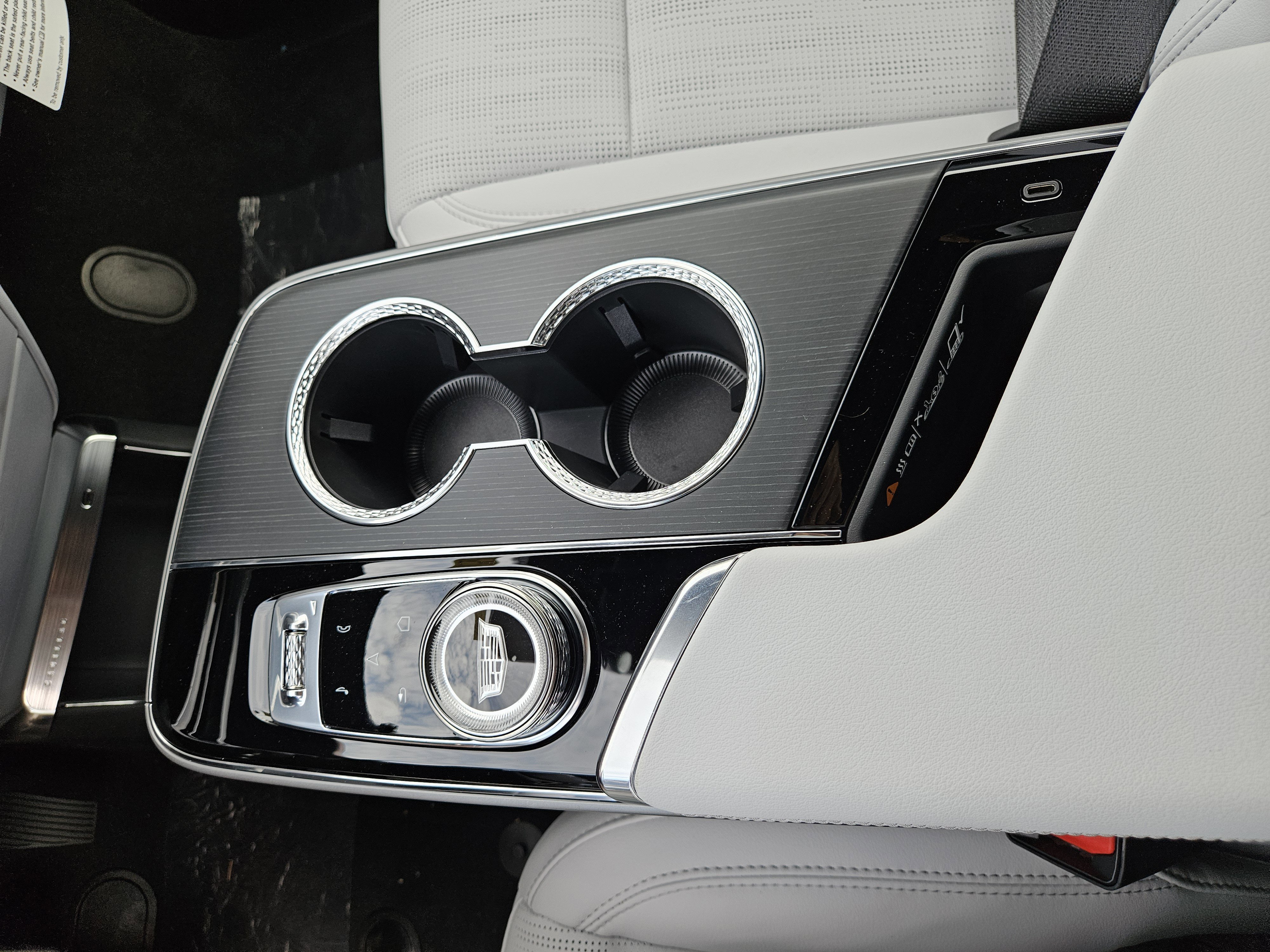 New 2025 Cadillac Lyriq Sport image 30