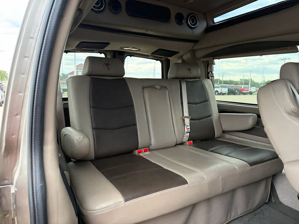 Used 2021 Chevrolet Express 2500 w/ Enhanced Convenience Package RWD image 11