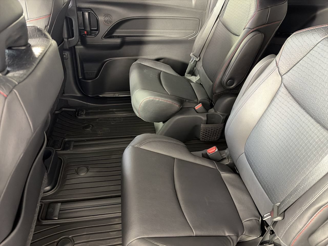 New 2026 Toyota Sienna XSE FWD image 22