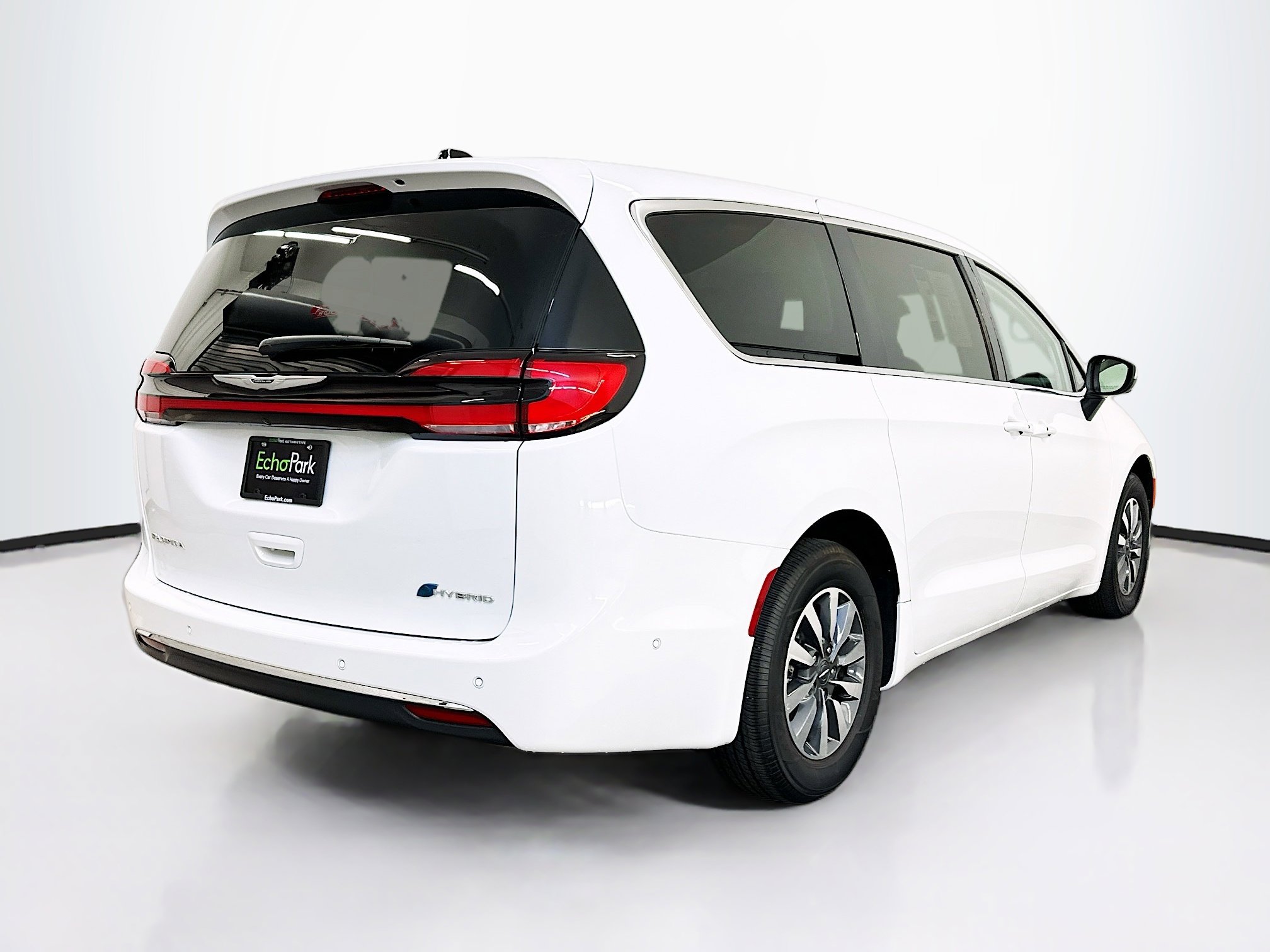 Used 2023 Chrysler Pacifica Touring-L image 9