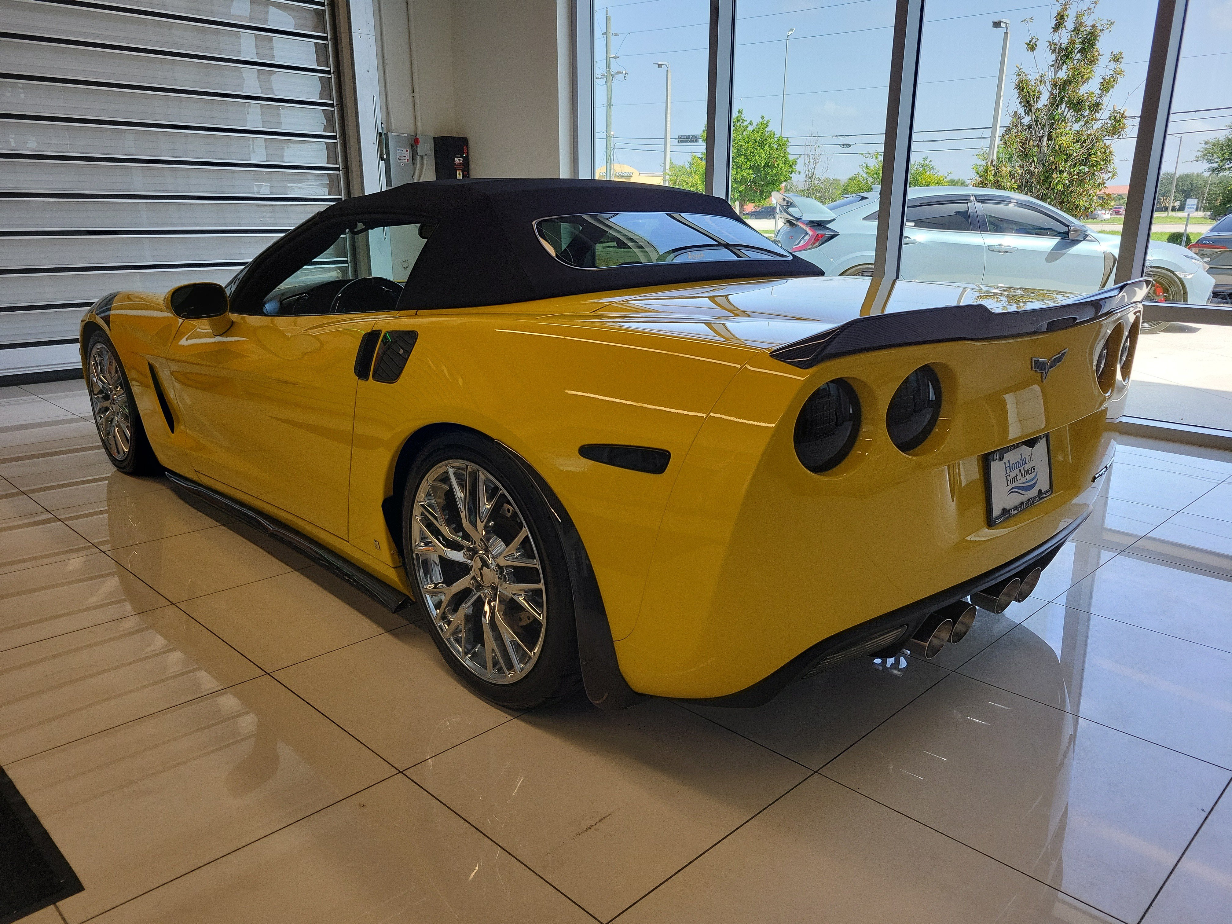 Used 2006 Chevrolet Corvette Convertible w/ Preferred Equipment Group RWD image 4